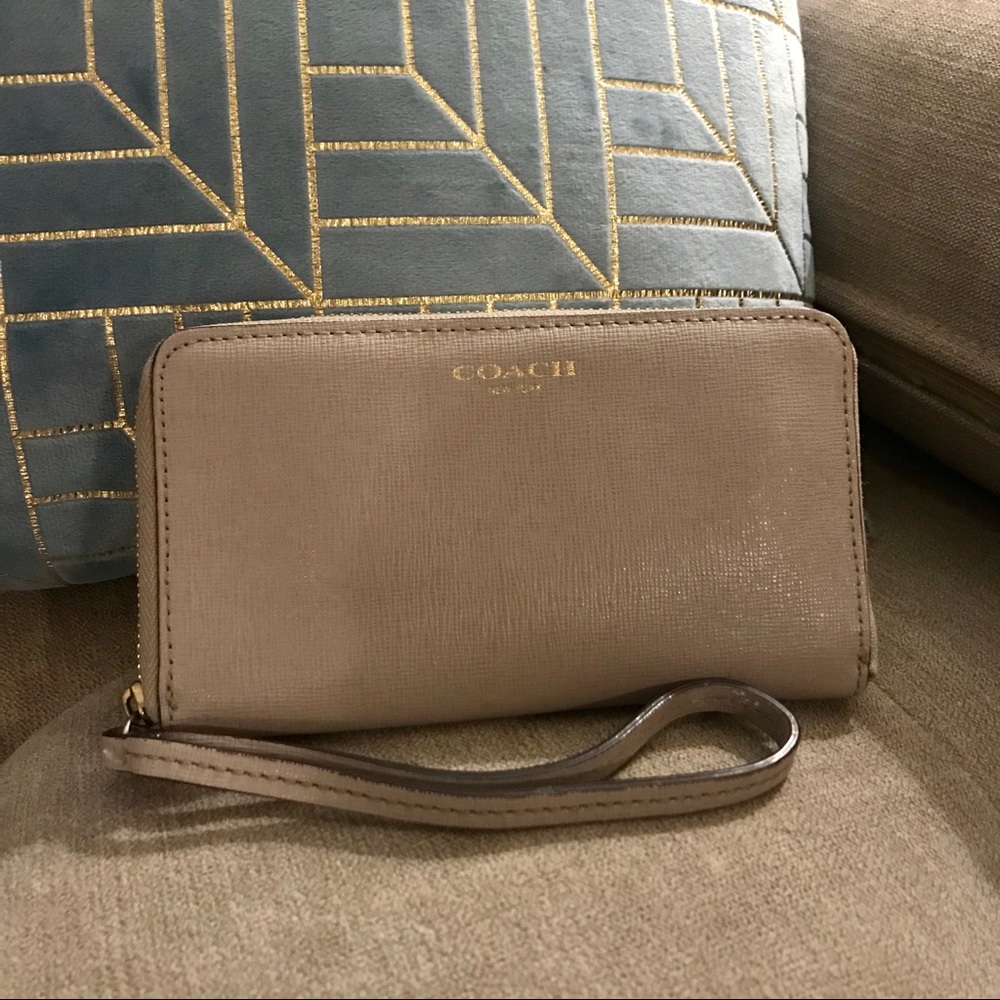 Coach Wristlet, Tan
